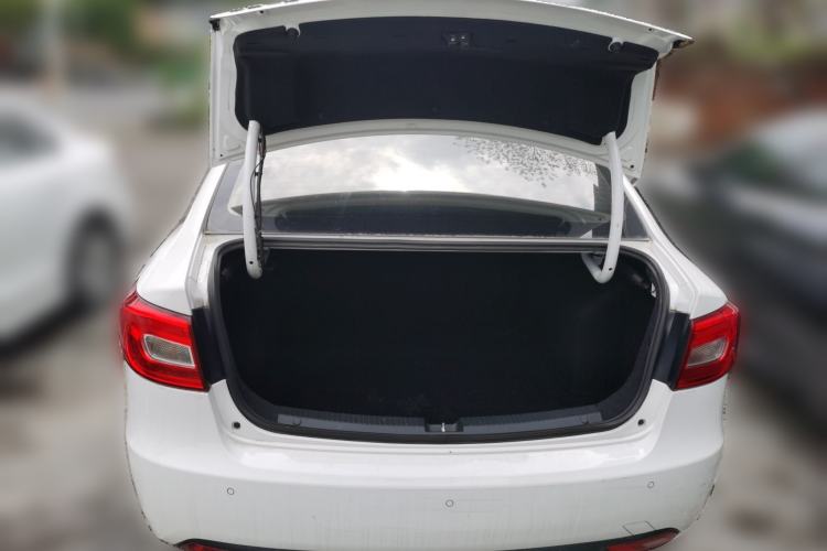 Used Bestune B30 2016 1.6L manual luxury version Trunk