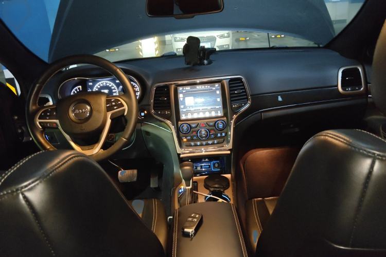 Used Jeep Grand Cherokee 2016 3.0L Elite Navigation Edition Center Console