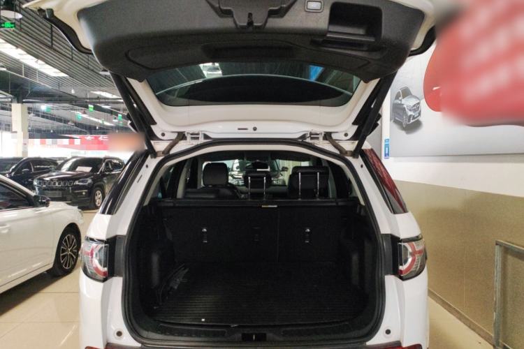 Used Land Rover Discovery Sport 2018 240 PS SE Version Trunk