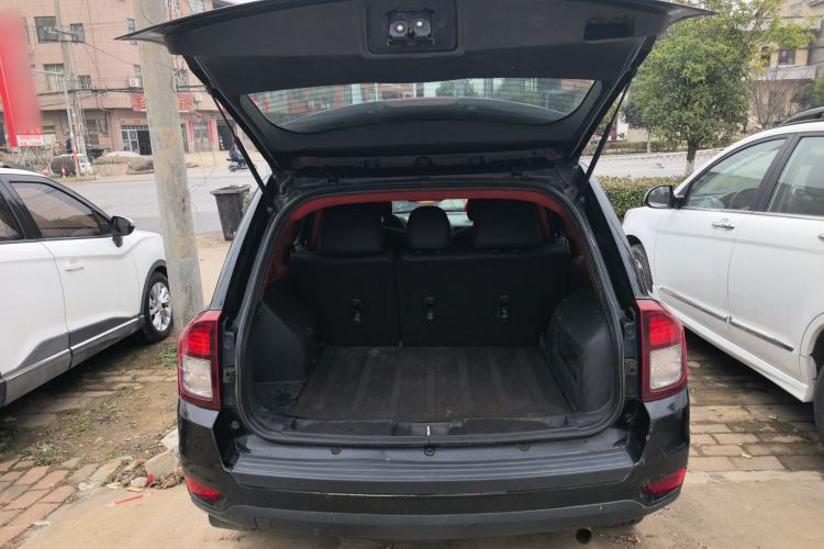 Used Jeep Compass 2015 2.0L two-wheel drive sport version