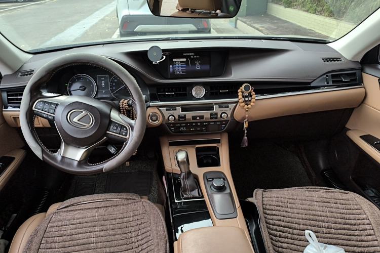 Used Lexus ES 2017 200 30th Anniversary Edition
