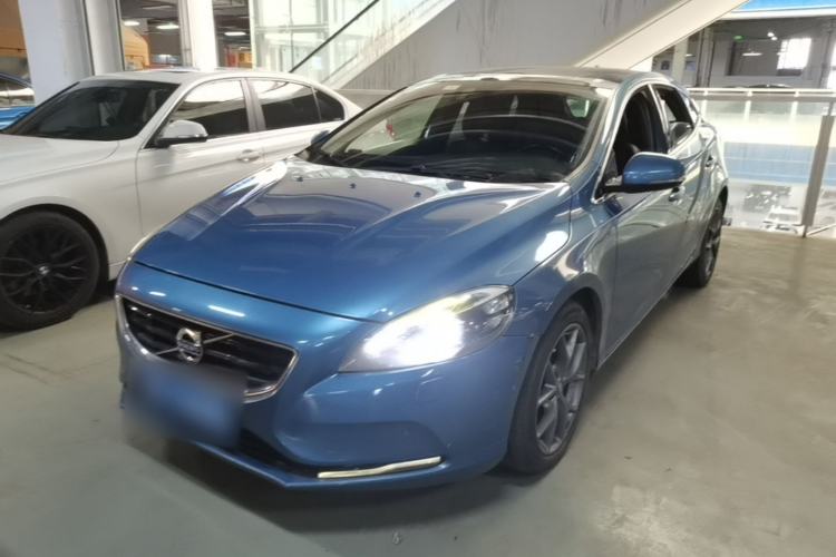 Used Volvo V40 2015 1.6T Zhiya Edition
