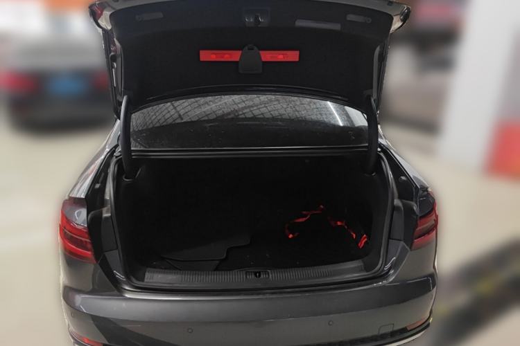 Used Audi A4L 2019 40 TFSI Fashion Edition China VI Emission Standard Trunk