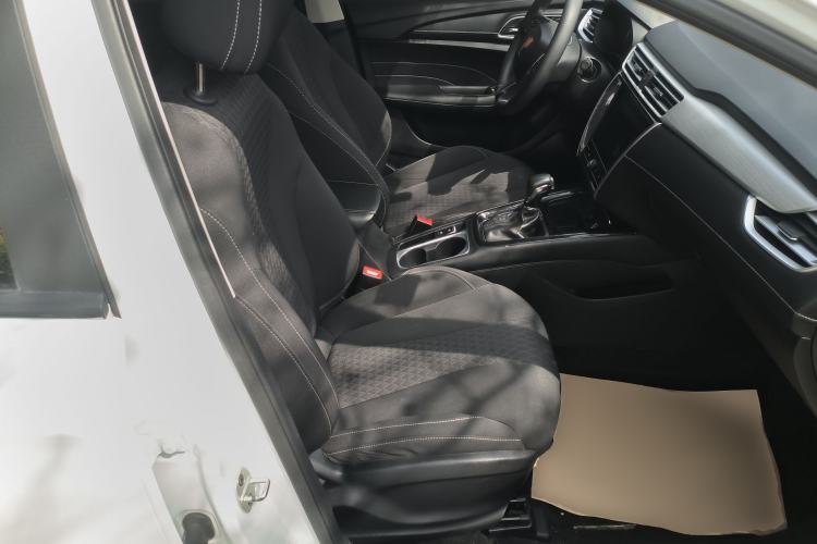 Used Roewe i5 2020 1.5L Automatic 4G Connected Linghao Edition