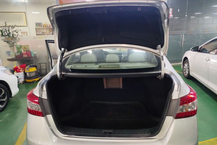 Used Nissan Sylphy 2014 1.6XV CVT Deluxe Edition
