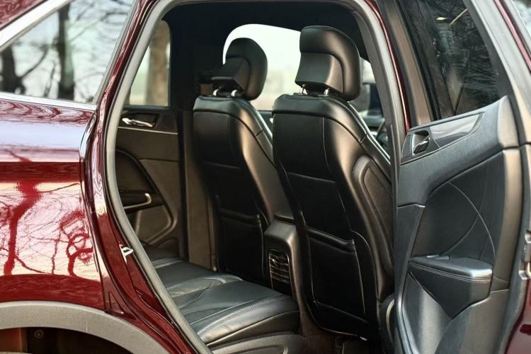 Used Lincoln MKC 2017 2.0T Two-Wheel Drive Deluxe Edition
