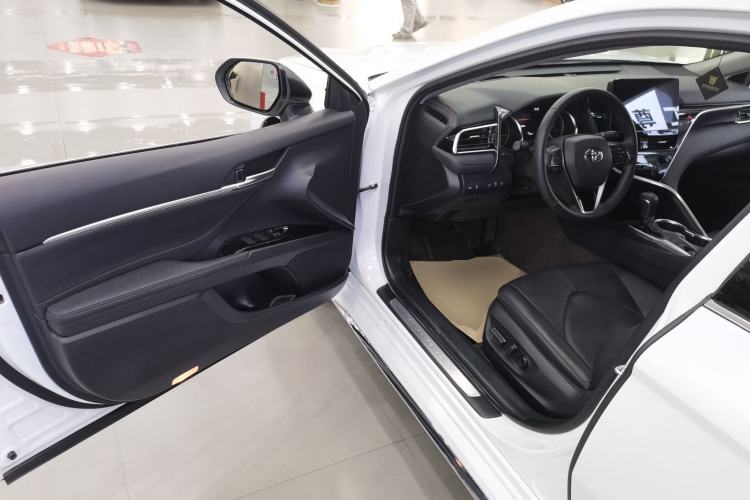 Used Toyota Camry 2023 2.0G Luxury Edition Driver Seat