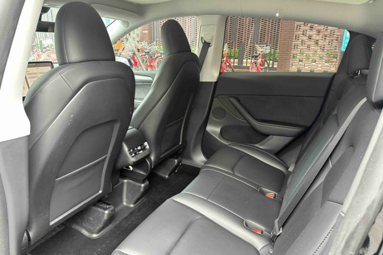 Used Tesla Model Y 2023 Rear-Wheel-Drive Version
