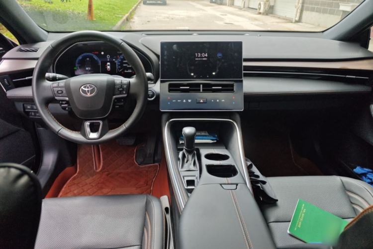 Used Toyota Avalon 2024 Dual-Engine 2.5L XLE Premium Edition Center Console