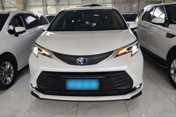 Used Toyota SIENNA 2023 2.5L Hybrid Comfort Edition Front