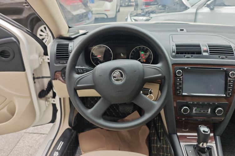 Used Skoda Octavia 2014 1.6L Automatic Yijun Edition
