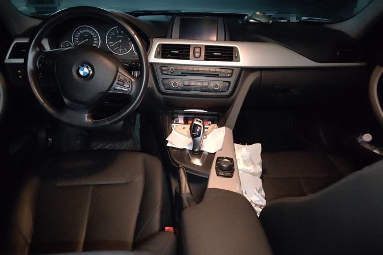 Used BMW 3 Series 2015 320i Active Edition
