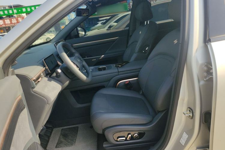 Used Dongfeng eπ eπ008 2024 210Max Range-Extended Version 6 Seats
