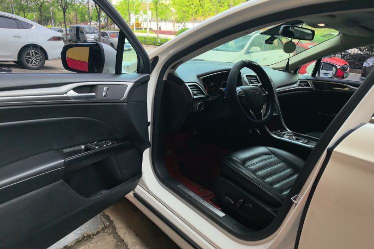 Used Ford Mondeo 2017 EcoBoost 180 Stylish Model Driver Seat