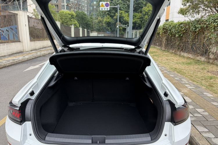 Used Volkswagen Lamando 2025 Lavida L 280TSI DSG Cool & Spicy Edition
