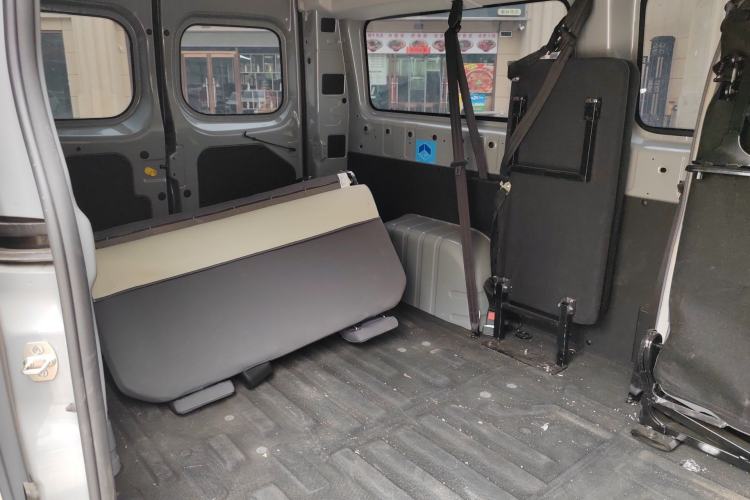 Used Farizon Super VAN 2025 Yucheng Action-Pak, Mid-Axle Mid-Roof 68kWh ZhiXin, 7-seater