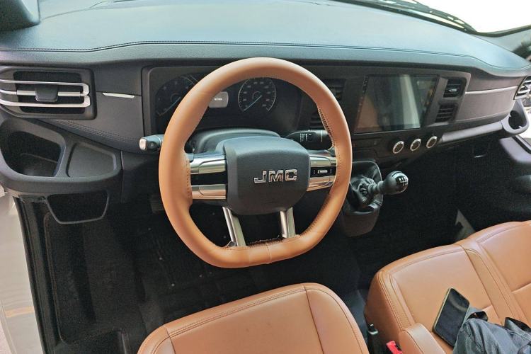 Used JMC Fushun 2022 2.0T Manual Van Short Wheelbase Mid-Height Roof 3-Seater