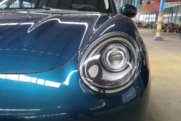 Used ORA Good Cat 2022 500 km Long-Range Luxury Version Lithium-NMC Left Front Headlight