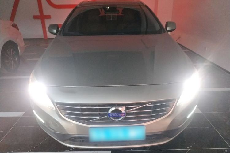 Used Volvo V60 2015 T5 Zhiyi Edition
