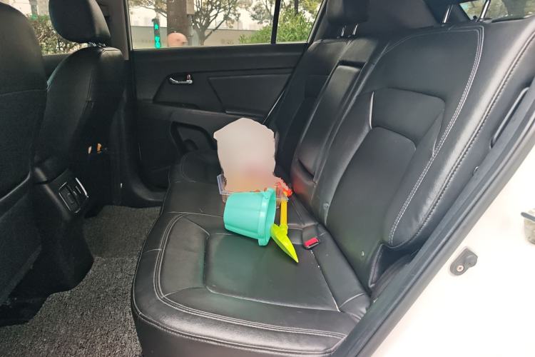 Used Kia Sportage R 2015 2.0L Automatic Two-Wheel Drive DLX Model