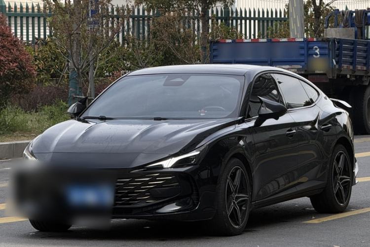 Used MG 7 2023 2.0T Automatic Trophy+ Ignition Glory Edition
