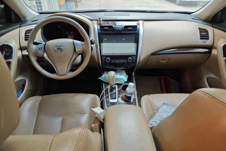 Used Nissan Teana 2013 2.0L XL Comfort Edition Center Console