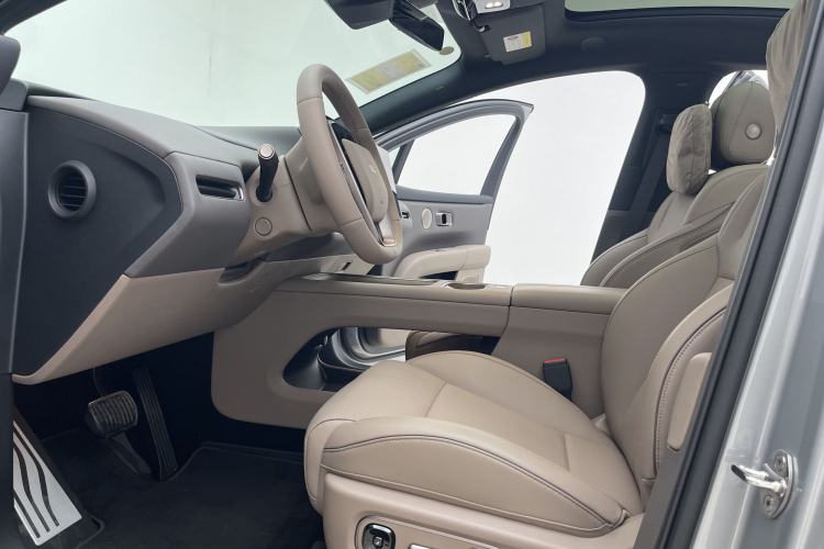 Used Li Auto Li Auto i6 2025 Model Four-Wheel-Drive Standard Type