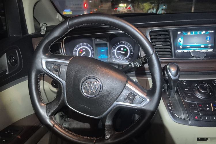 Used Buick GL8 2018 28T Luxury Model China VI Standard

