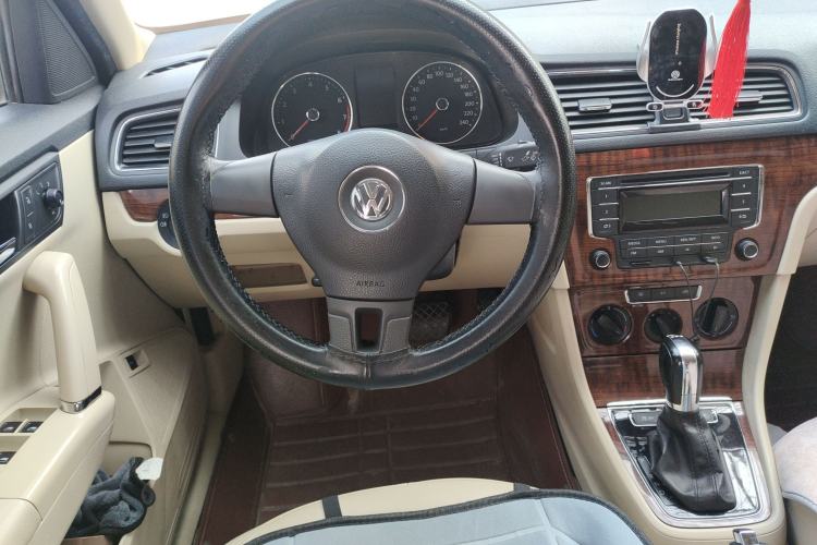 Used Volkswagen Lavida 2013 Revised Version 1.4 TSI DSG Comfort Edition
