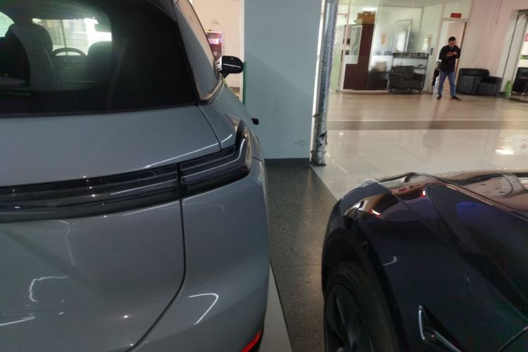 Used Nio ES7 2022 75 kWh Right Rear Taillight