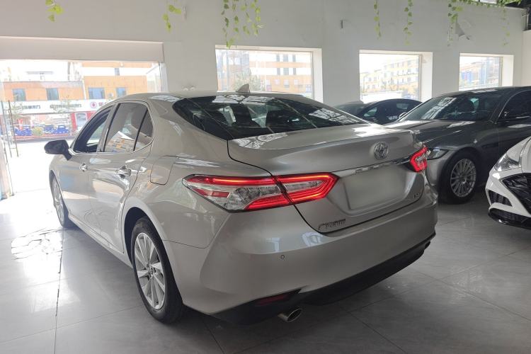 Used Toyota Camry 2021 2.0G Luxury Edition Exterior 4