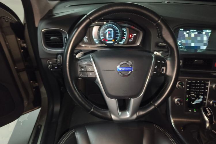 Used Volvo V60 2015 T5 Zhiya Edition