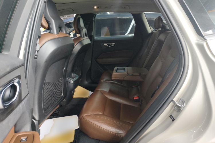 Used Volvo XC60 2018 T5 4x4 Smart Edition
