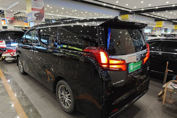 Used Toyota Alphard 2021 Dual-Engine 2.5L Luxury Edition
