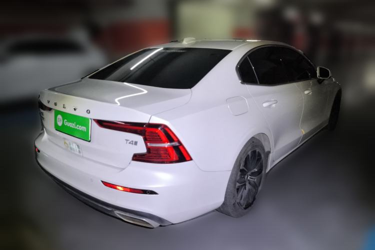 Used Volvo S60 2020 T4 Zhiyi Luxury Edition
