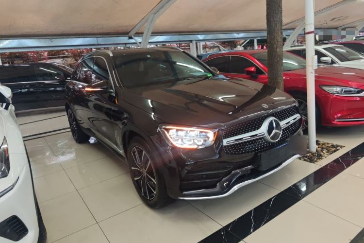 Used Mercedes-Benz GLC 2020 Facelift GLC 260 L 4MATIC Luxury Edition Front Right 45 Deg