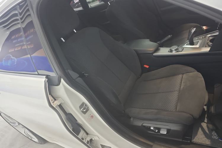 Used BMW 4 Series 2019 425i Gran Coupe M Sport Package Right Front Seat