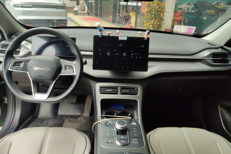 Used BYD Destroyer 05 2024 HONOR Edition DM-i 55KM Luxury Model Center Console
