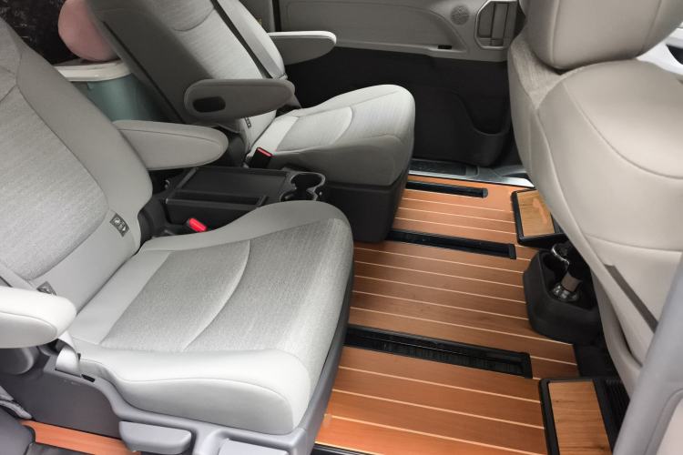 Used Toyota Sienna 2023 2.5L Hybrid Comfort Edition