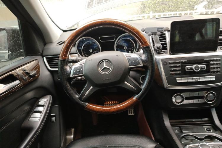 Used Mercedes-Benz M-Class 2014 ML 350 CDI 4MATIC Steering Wheel