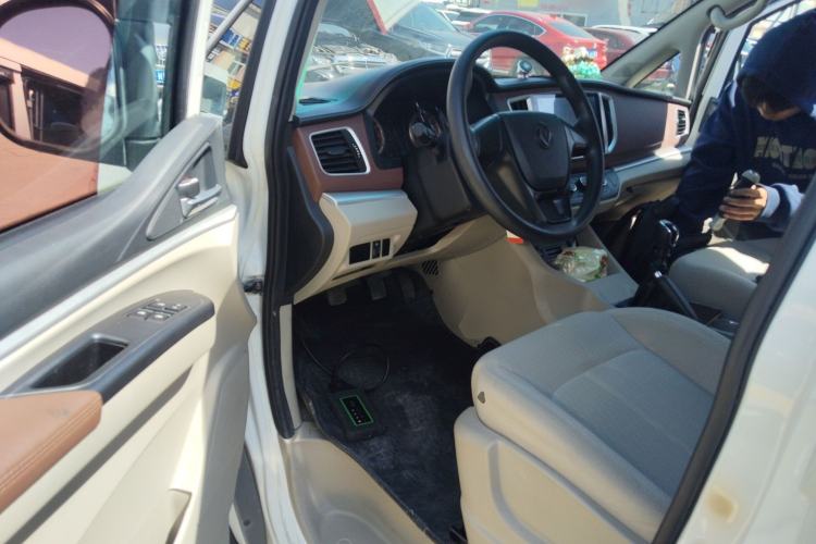 Used FORTHING Lingzhi 2018 M5L 2.0L 7-Seater Comfort Model
