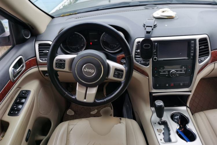 Used Jeep Grand Cherokee 2011 3.6L Luxury Navigation Edition