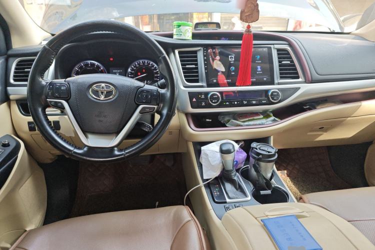 Used Toyota Highlander 2015 2.0T Four-Wheel Drive Luxury Navigation Version with 7 Seats
