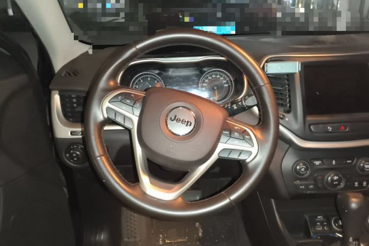 Used Jeep Cherokee 2016 2.0L Superior Edition