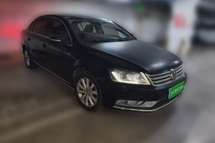 Used Volkswagen Magotan 2013 1.8TSI Luxury Model Front Right 45 Deg