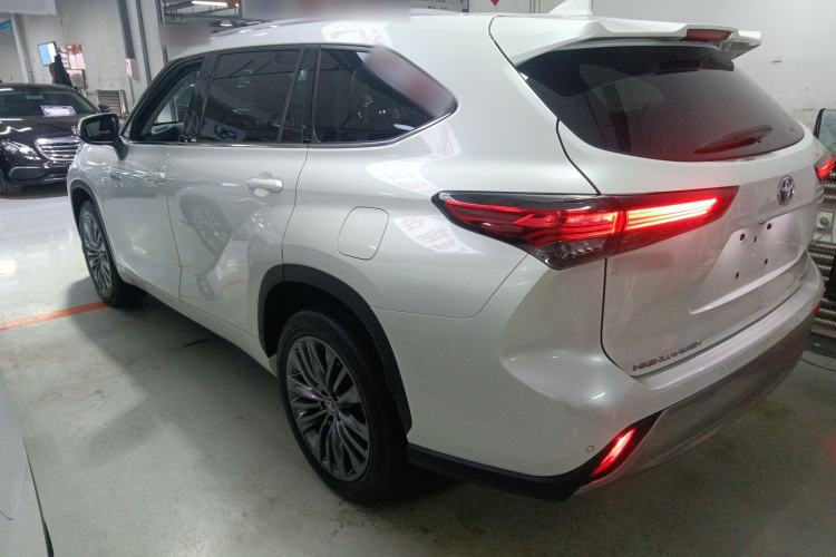 Used Toyota Highlander 2022 Dual-Engine 2.5L Four-Wheel Drive Prestige Version 7 Seats
