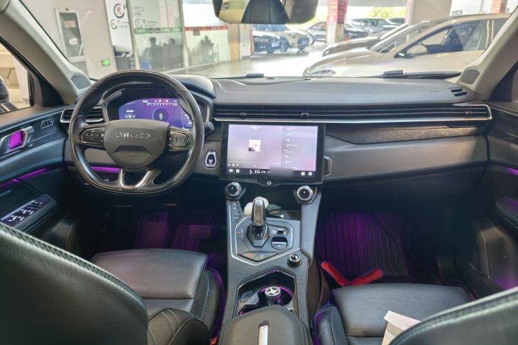 Used Lynk & Co 05 2022 2.0T Two-Wheel Drive Shine Halo Interior 3