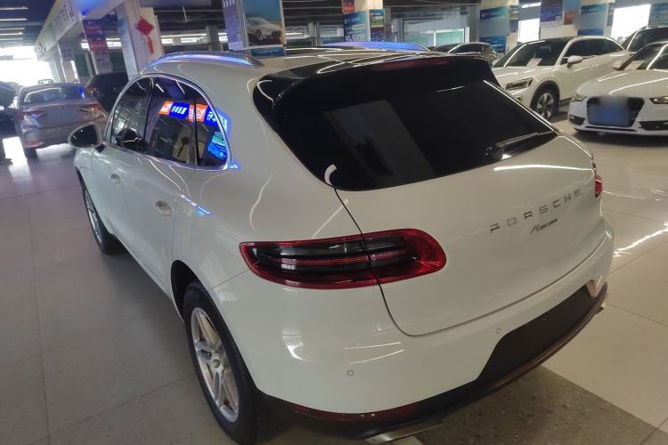 Used Porsche Macan 2017 Macan 2.0T Exterior 2