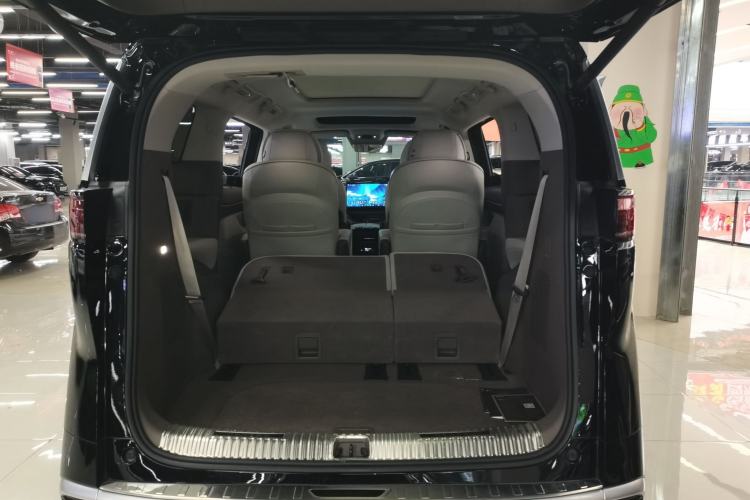 Used Denza D9 2022 DM-i 1040 Prestige Model