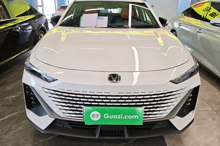 Used Changan UNI-V iDD 2023 ZhiDian iDD 1.5T 113km Smart & Fun Version
